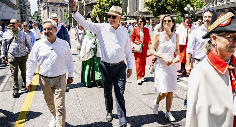 Fête fédérale de gymnastique: cortège et flonflons à Lausanne