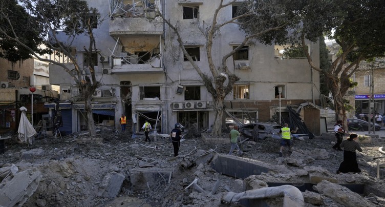 L'Iran tire une vague de missiles sur Israël, des blessés