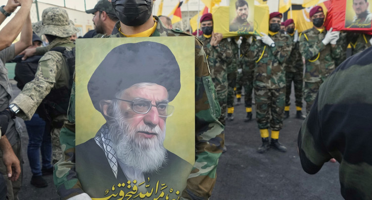 L'Iran lance une « puissante riposte » à « l'agression américaine »