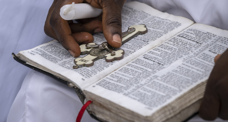 Arrestation de six Américains qui tentaient d'envoyer des bibles