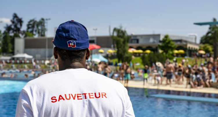 Accès limité à la piscine de Porrentruy, résidents suisses d'abord