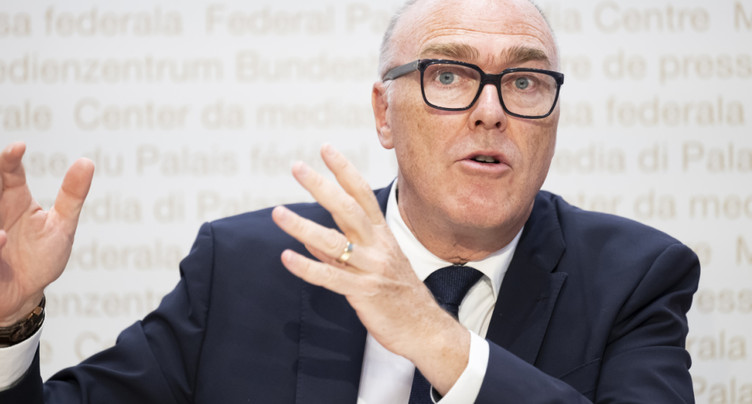 M.Pfister veut mieux protéger les aérodromes militaires des espions