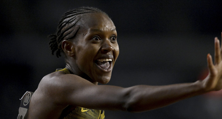 Deux records du monde, grâce à Kipyegon et Chebet