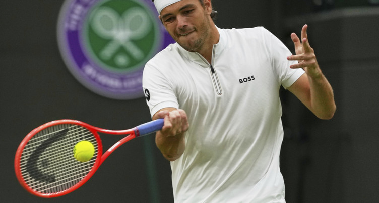 Fritz s'impose avant la limite et rejoint Khachanov en quart