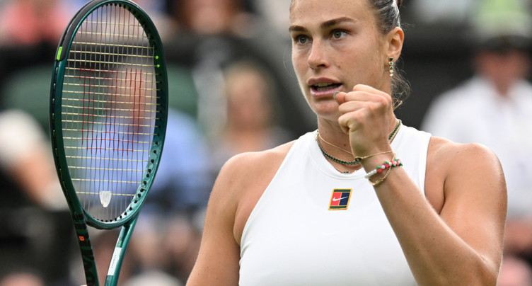 Sabalenka domine Mertens en deux sets