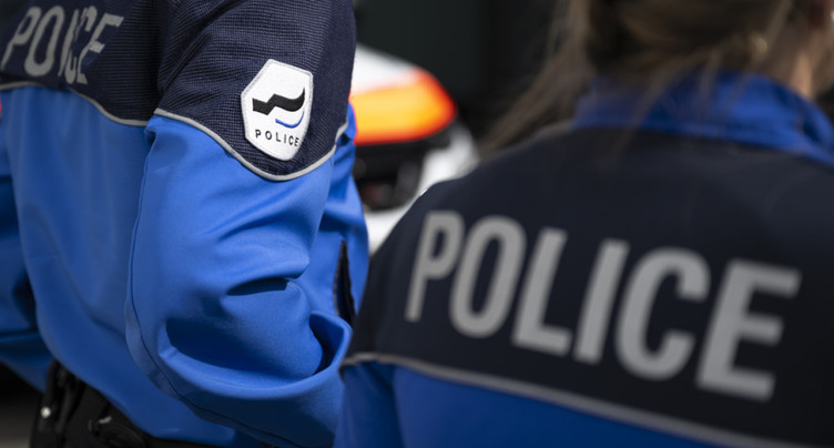 Un homme tue sa femme et son bébé à Givisiez