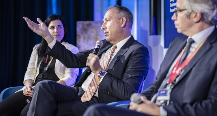 Don de 100 millions pour un futur centre d'observation de la Terre
