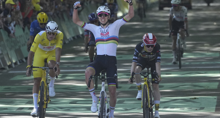 Tour de France: Tadej Pogacar gagne la 4e étape à Rouen