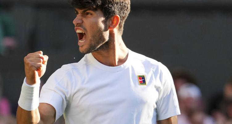 Wimbledon: Carlos Alcaraz sort Cemeron Norrie en trois sets