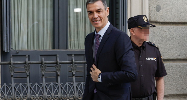 Sánchez assure qu'il ne va pas jeter l'éponge malgré les scandales