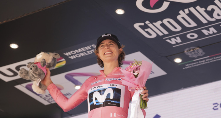 Marlen Reusser récupère la tunique rose du Giro