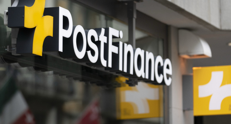 Postfinance coupe moins de postes que prévu