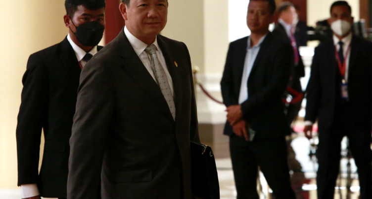 Le Cambodge rend le service militaire obligatoire