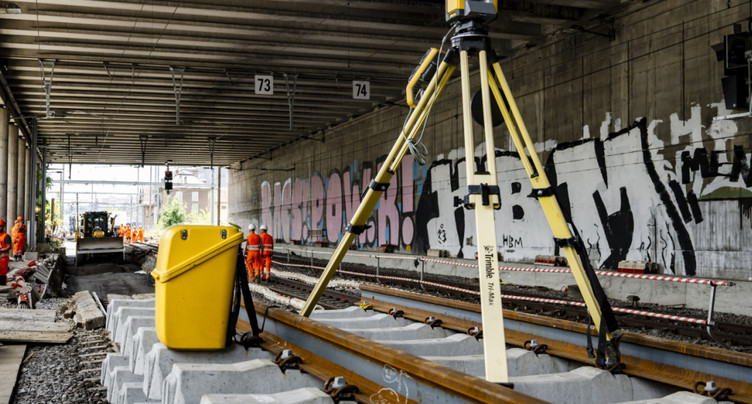 Pose de nouveaux aiguillages en gare de Fribourg