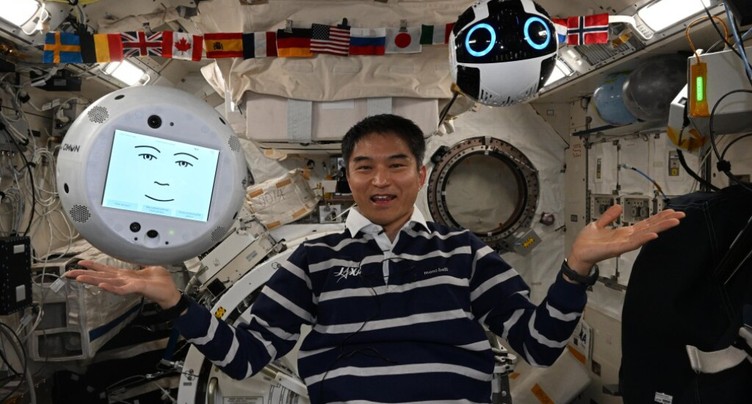 Des robots allemand et japonais collaborent sur l'ISS