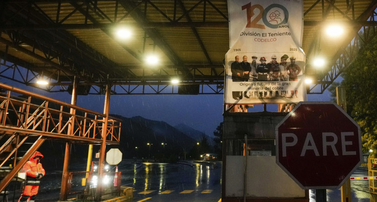 Effondrement d'une mine au Chili: un des cinq mineurs retrouvé mort