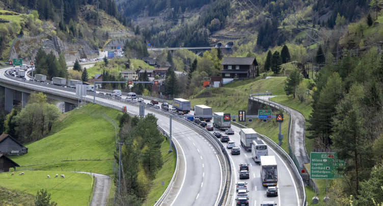 Un bouchon de 11 km lundi matin au portail nord du Gothard