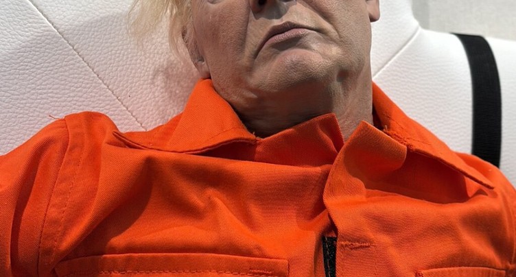 L'oeuvre Trump crucifié ne sera pas exposée à la gare de Bâle
