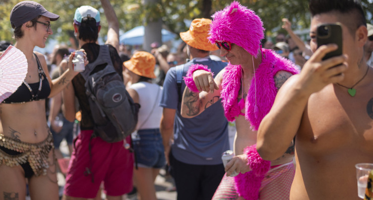 Centaines de milliers de personnes à Zurich pour la Street Parade
