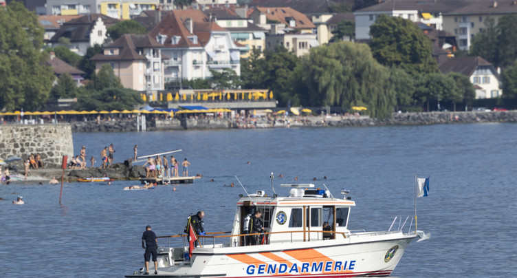 Un petit avion biplace s'abîme dans le lac Léman: pas de blessé
