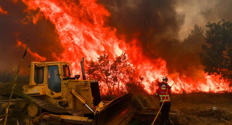 Le bilan humain des incendies s'alourdit en Espagne