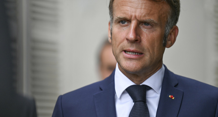 Macron promet l'« intransigeance » face à l'antisémitisme