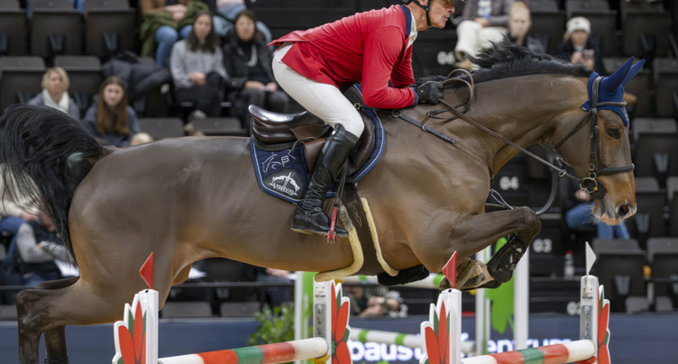 Swiss Equestrian suspend Pius Schwizer du cadre élite