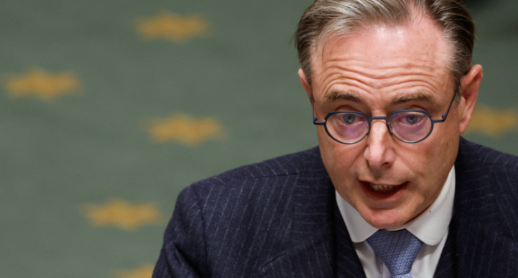 Pas de démission du gouvernement belge, 50 jours pour le budget