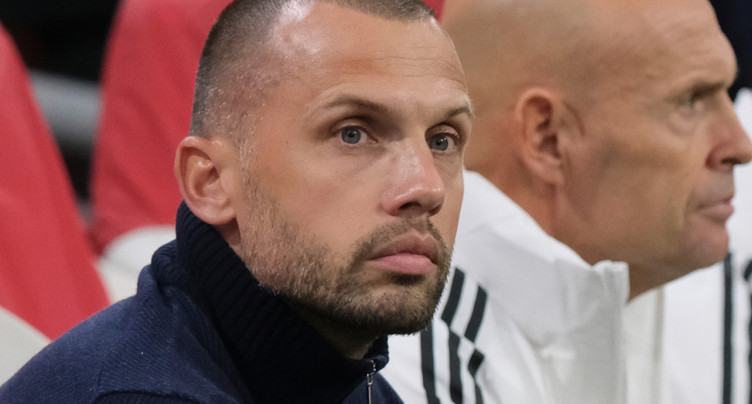 L'Ajax met fin au contrat de l'entraîneur Heitinga