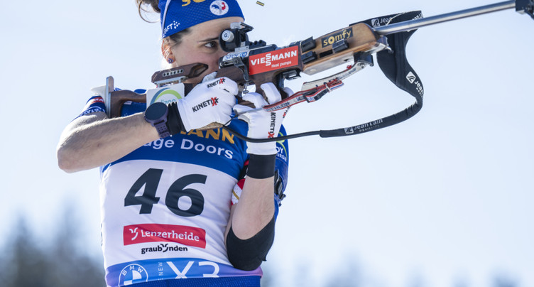 Julia Simon suspendue pour avoir volé des cartes bancaires