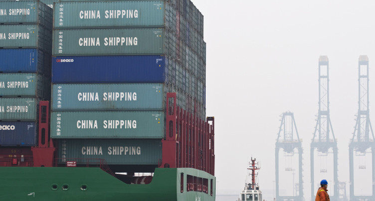 Chine: exportations en baisse pour la première fois en huit mois