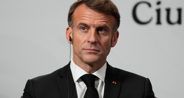 Vol au Louvre: « les bijoux seront retrouvés », réaffirme Macron