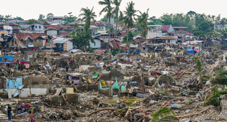 Fung-wong devient un « super-typhon » à l'approche des Philippines