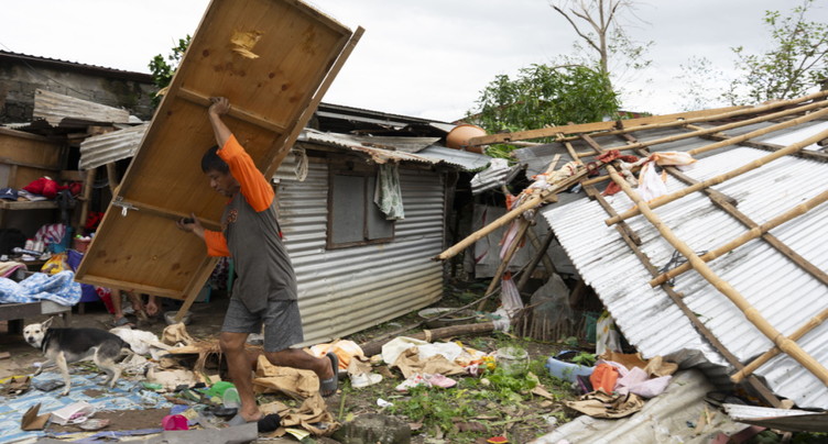 Philippines: le bilan du typhon Fung-wong monte à 18 morts
