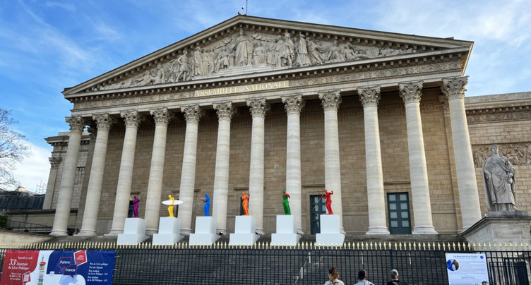 Réforme des retraites suspendue par l'Assemblée nationale