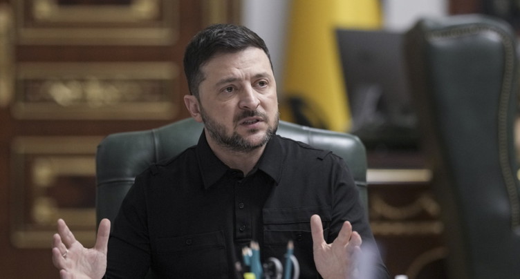 Corruption: Zelensky impose des sanctions contre un proche