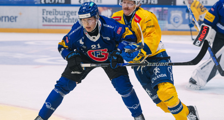 Fribourg se joue du leader Davos, Bienne battu