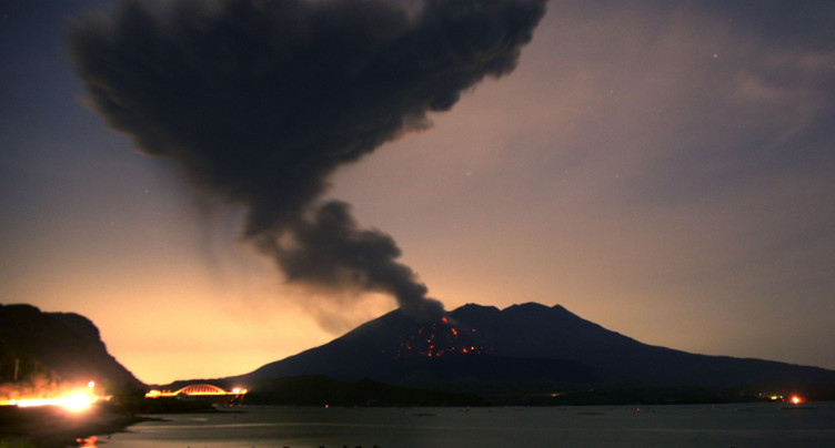 Alerte aux retombées de cendres dans le sud du Japon