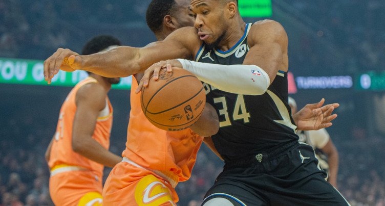 Les Clippers perdent encore, Niederhäuser sur le banc