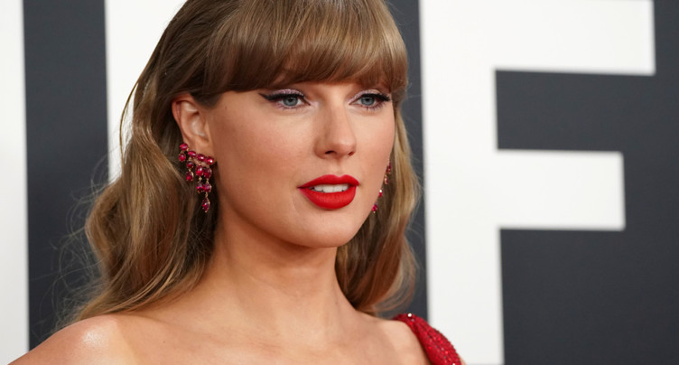 « Parasocial », mot de l'année pour le dictionnaire de Cambridge