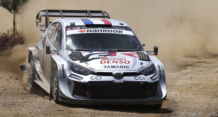 Tänak prend la tête en Arabie saoudite devant Ogier