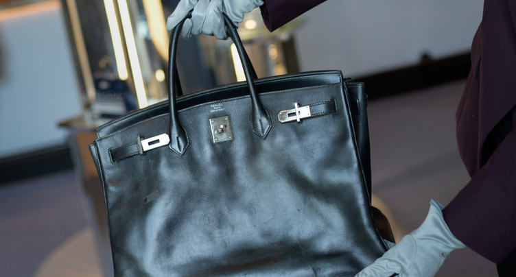 Un sac ayant appartenu à Jane Birkin vendu 2,5 millions d'euros
