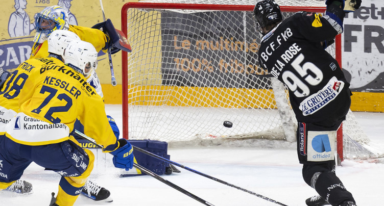 Fribourg s'offre le leader avec brio