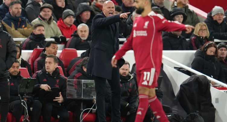 Liverpool: Slot recadre Salah, mais ouvre la porte