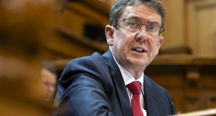 Le réseau FM peut continuer d'émettre en Suisse, dit le Parlement