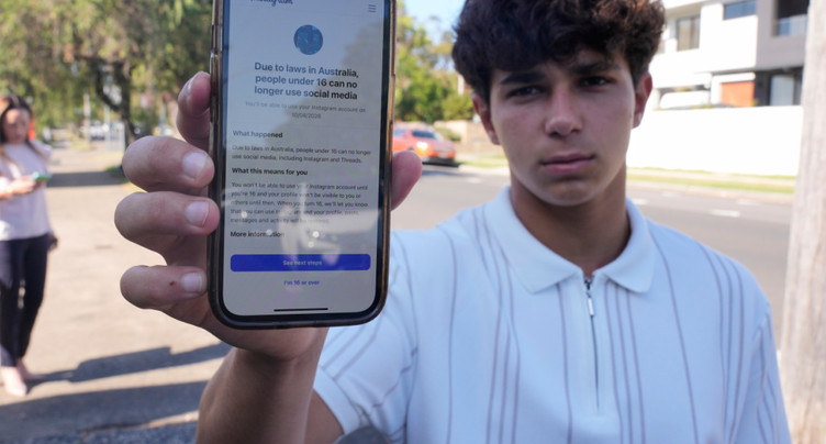 En Australie, les moins de 16 ans bloqués sur les réseaux sociaux