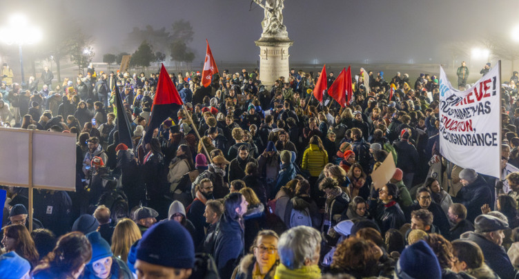 Environ 20'000 fonctionnaires vaudois dans la rue