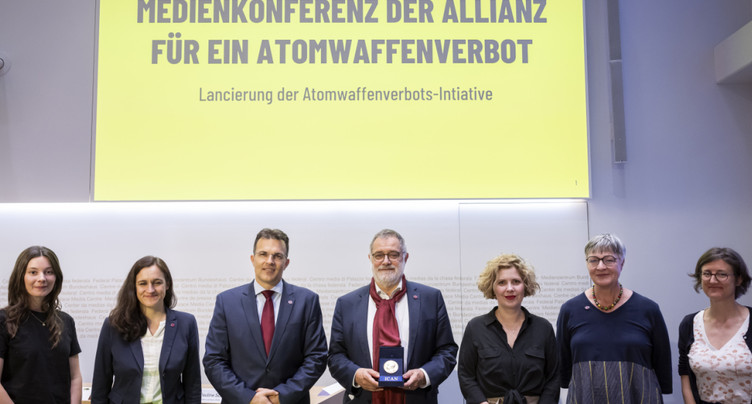 Plus de 135'000 signatures pour l'initiative anti-armes nucléaires