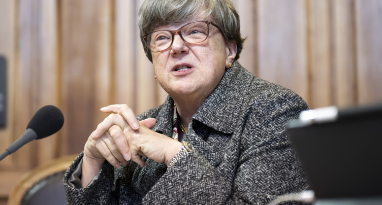 Le Parlement s'oppose à la fin des adoptions internationales