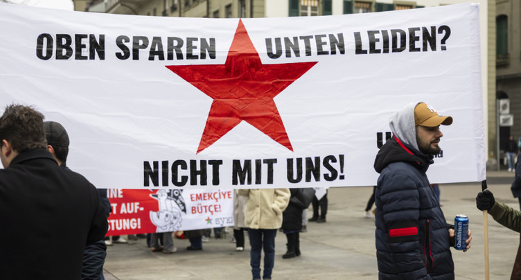 Centaines de manifestants à Berne contre les économies fédérales